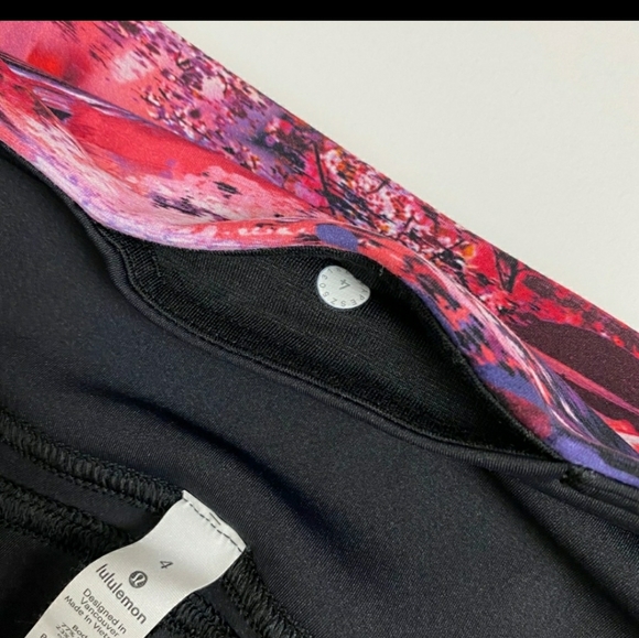 Lululemon Black Dahliascape Sweat & Repeat Legging - Picture 6 of 11